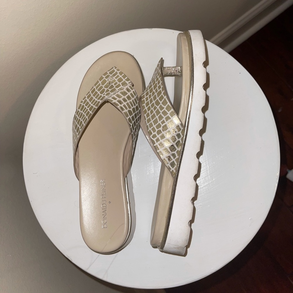 Donald J Pliner platform sandals